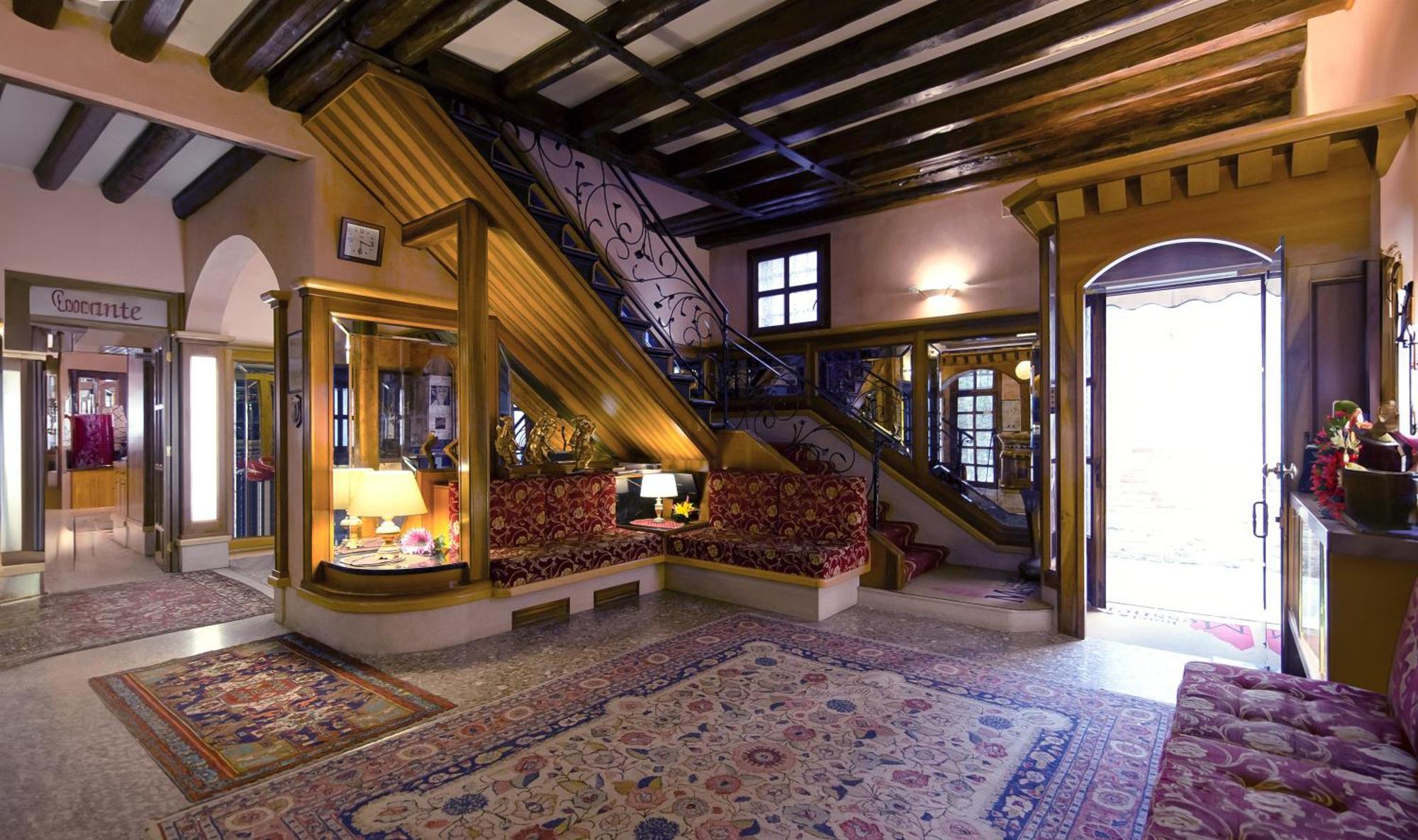 Messner Palace Венеция Екстериор снимка
